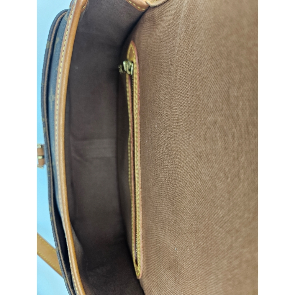 Authentic Louis Vuitton Sologne #4314M - Picture 7 of 9